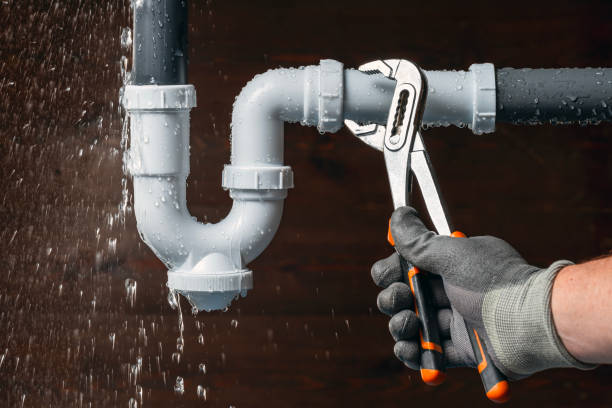 Professional Leak Detection technician working in Falling Rock, WV
